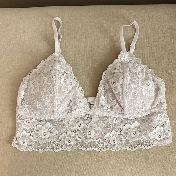 Garage White Floral Lace Bralette with Adjustable Straps, size M - Picture 1 of 4